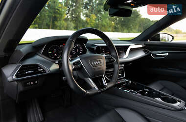 Лифтбек Audi e-tron GT 2022 в 