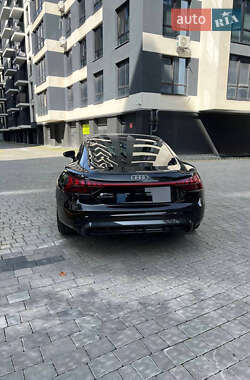 Лифтбек Audi e-tron GT 2021 в 
