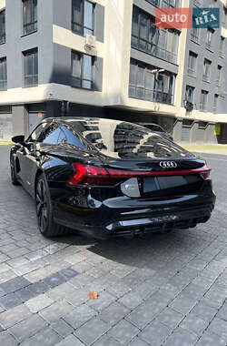 Лифтбек Audi e-tron GT 2021 в 