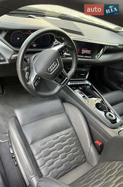 Лифтбек Audi e-tron GT 2021 в 