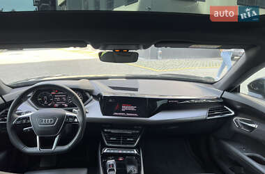 Лифтбек Audi e-tron GT 2021 в 