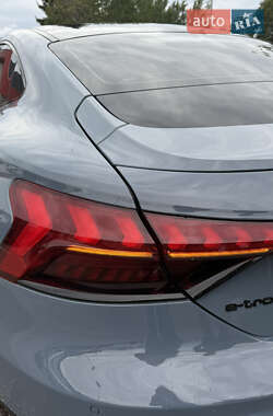 Ліфтбек Audi e-tron GT 2021 в 