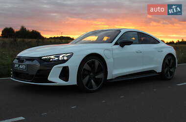 Лифтбек Audi e-tron GT 2021 в 