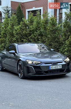 Лифтбек Audi e-tron GT 2021 в 