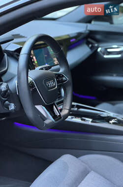 Лифтбек Audi e-tron GT 2021 в 
