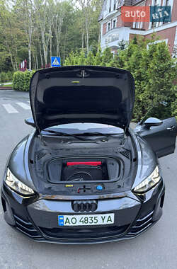 Лифтбек Audi e-tron GT 2021 в 