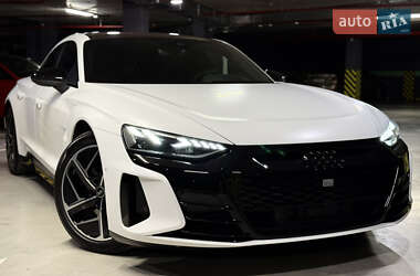 Лифтбек Audi e-tron GT 2022 в 