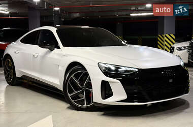 Лифтбек Audi e-tron GT 2022 в 
