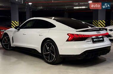 Лифтбек Audi e-tron GT 2022 в 