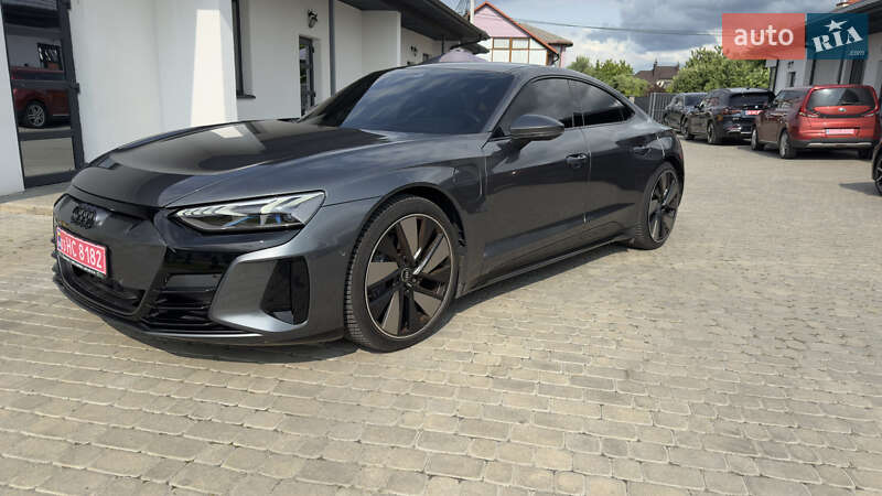 Ліфтбек Audi e-tron GT 2021 в 