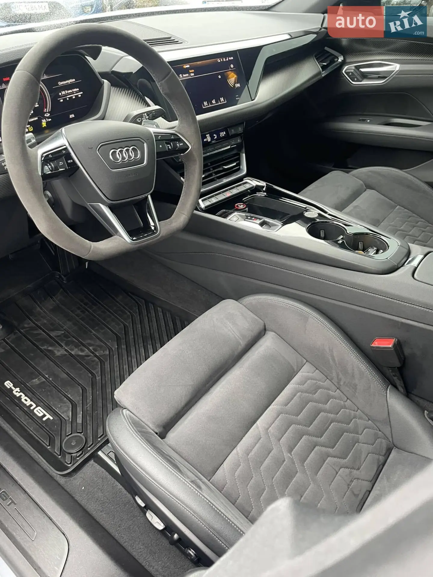 2022 Audi e-tron GT - мініатюра 16