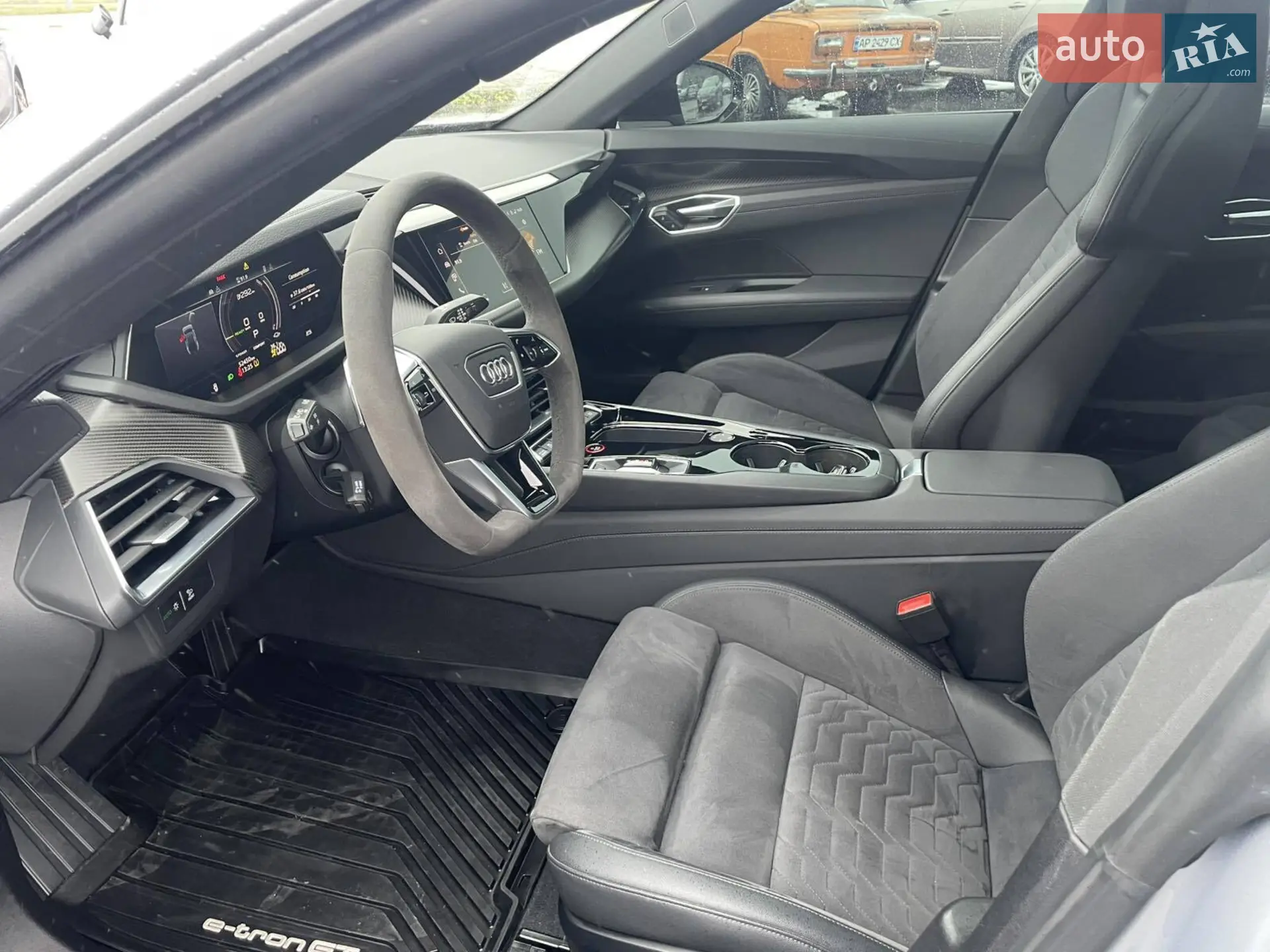 2022 Audi e-tron GT - мініатюра 13