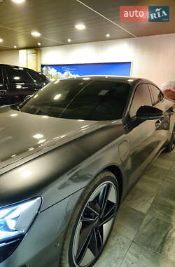 Лифтбек Audi e-tron GT 2023 в 