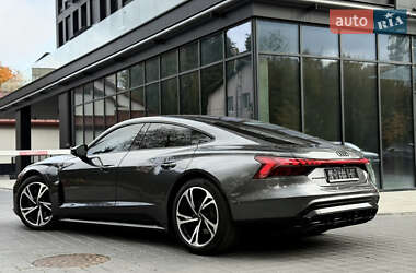 Лифтбек Audi e-tron GT 2022 в 
