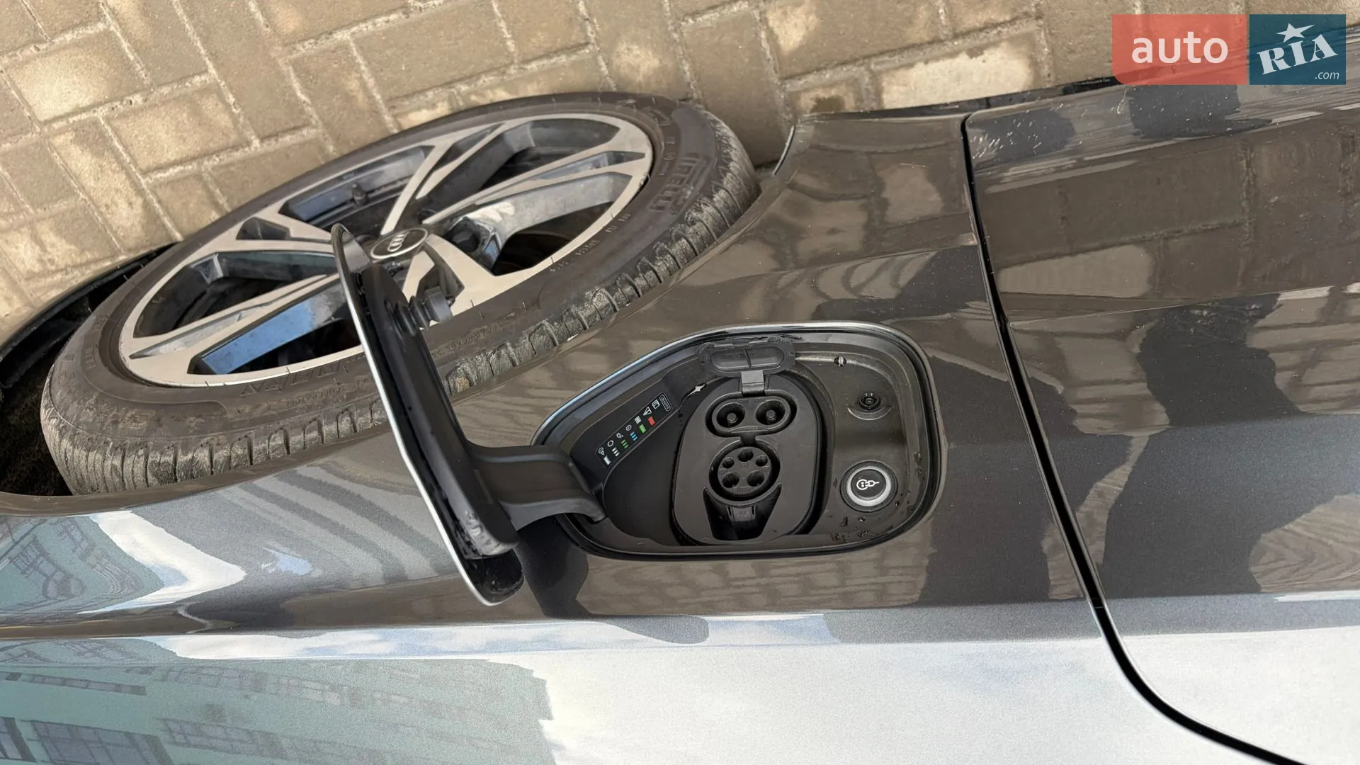 2021 Audi e-tron GT - мініатюра 26