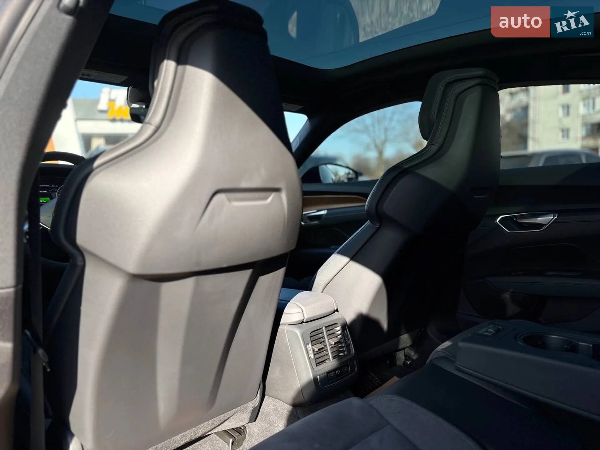 2022 Audi e-tron GT - мініатюра 20