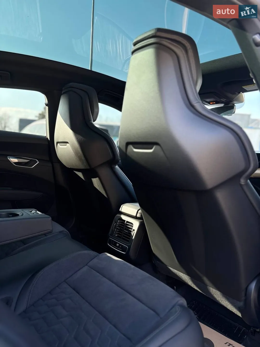 2022 Audi e-tron GT - мініатюра 27