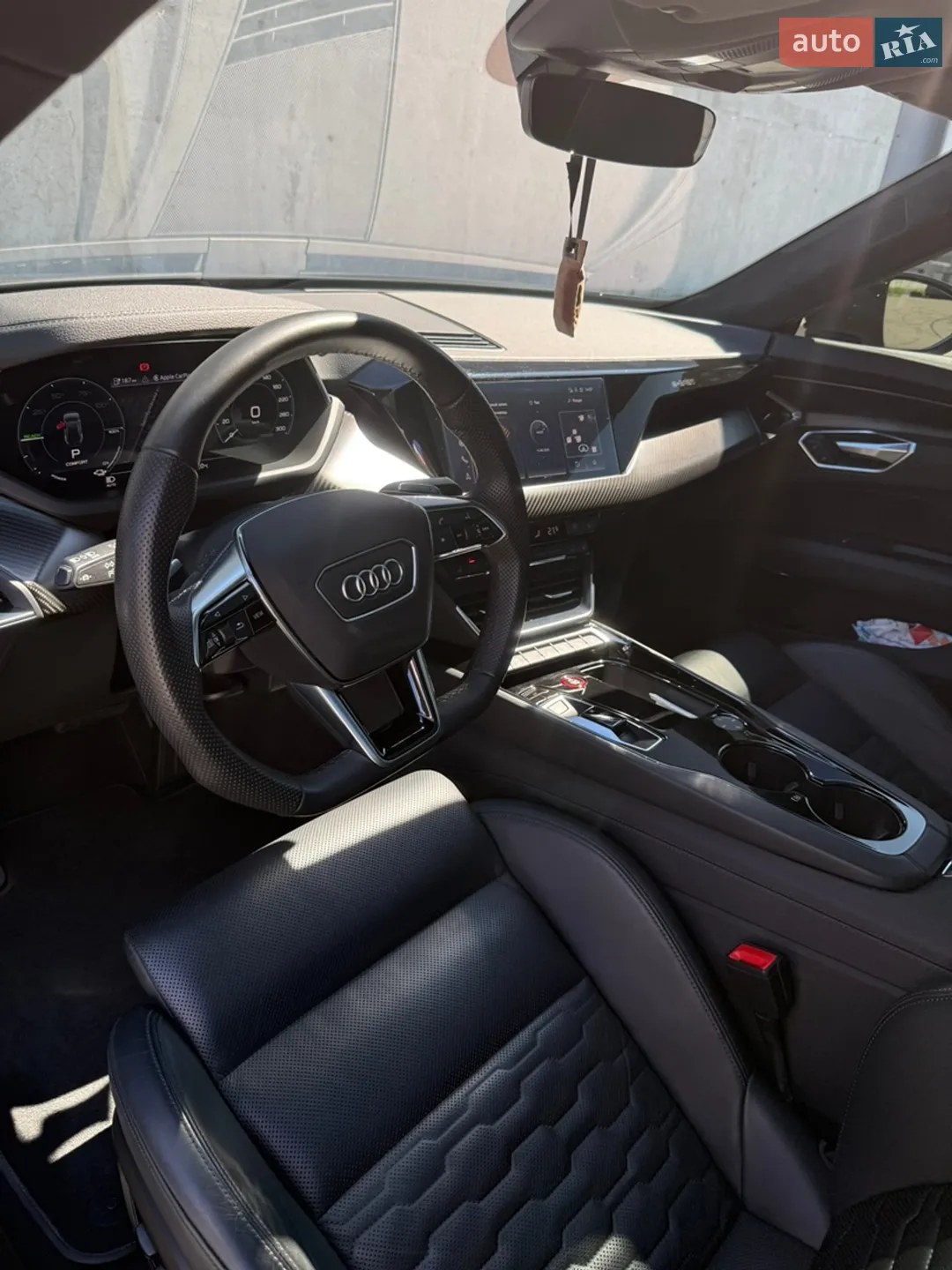 2022 Audi e-tron GT - мініатюра 12