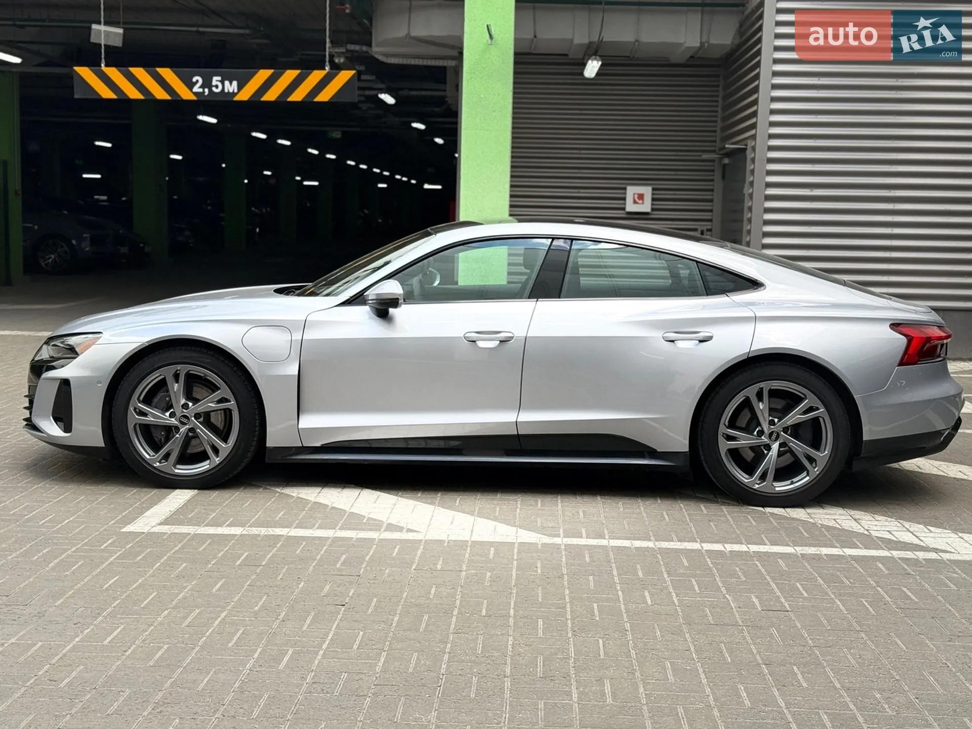 2022 Audi e-tron GT - мініатюра 4