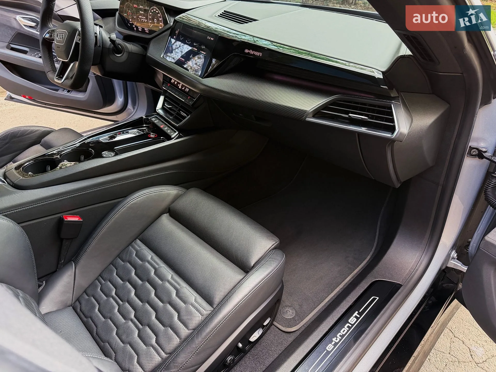 2022 Audi e-tron GT - мініатюра 28