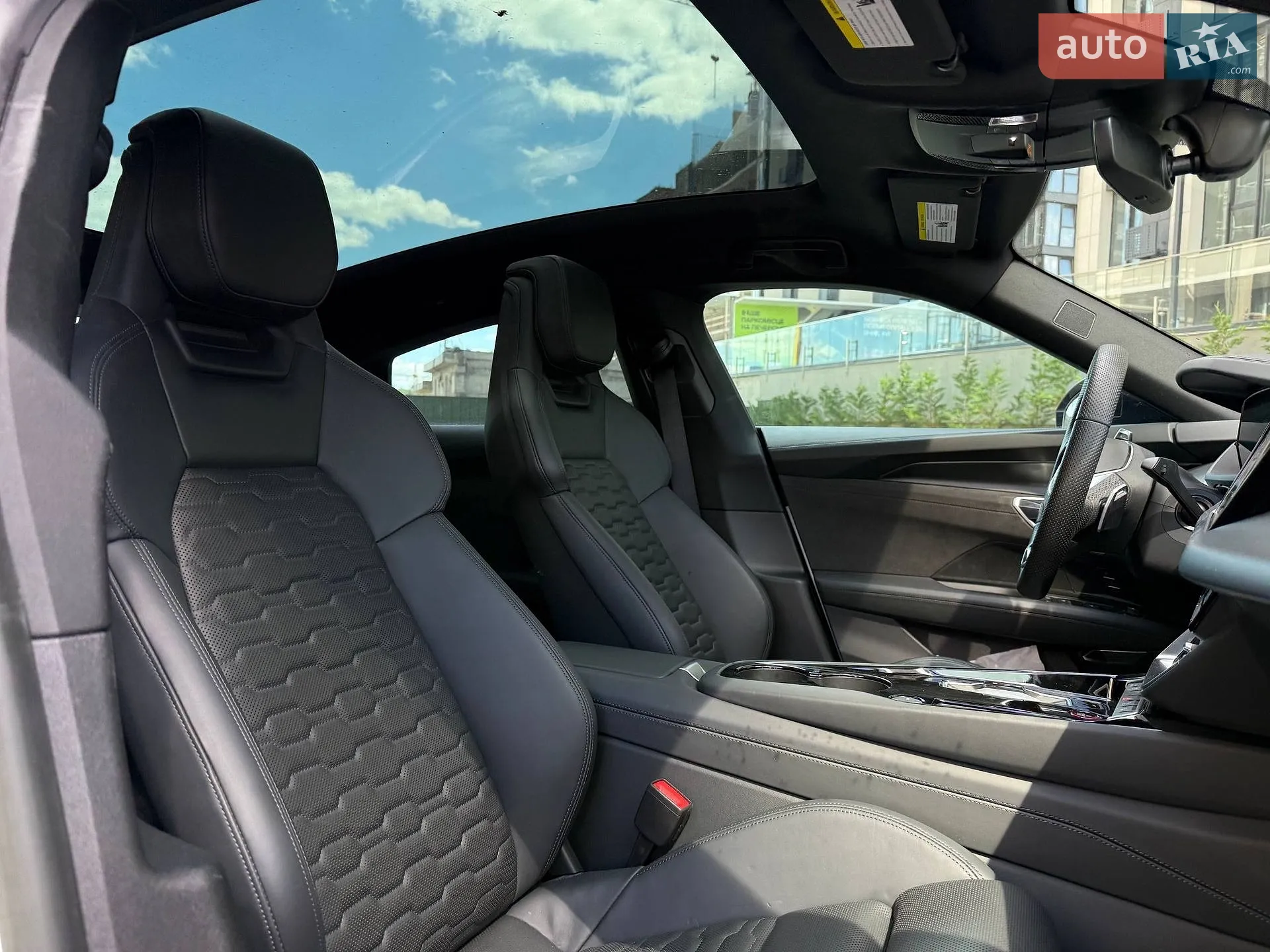 2022 Audi e-tron GT - мініатюра 23