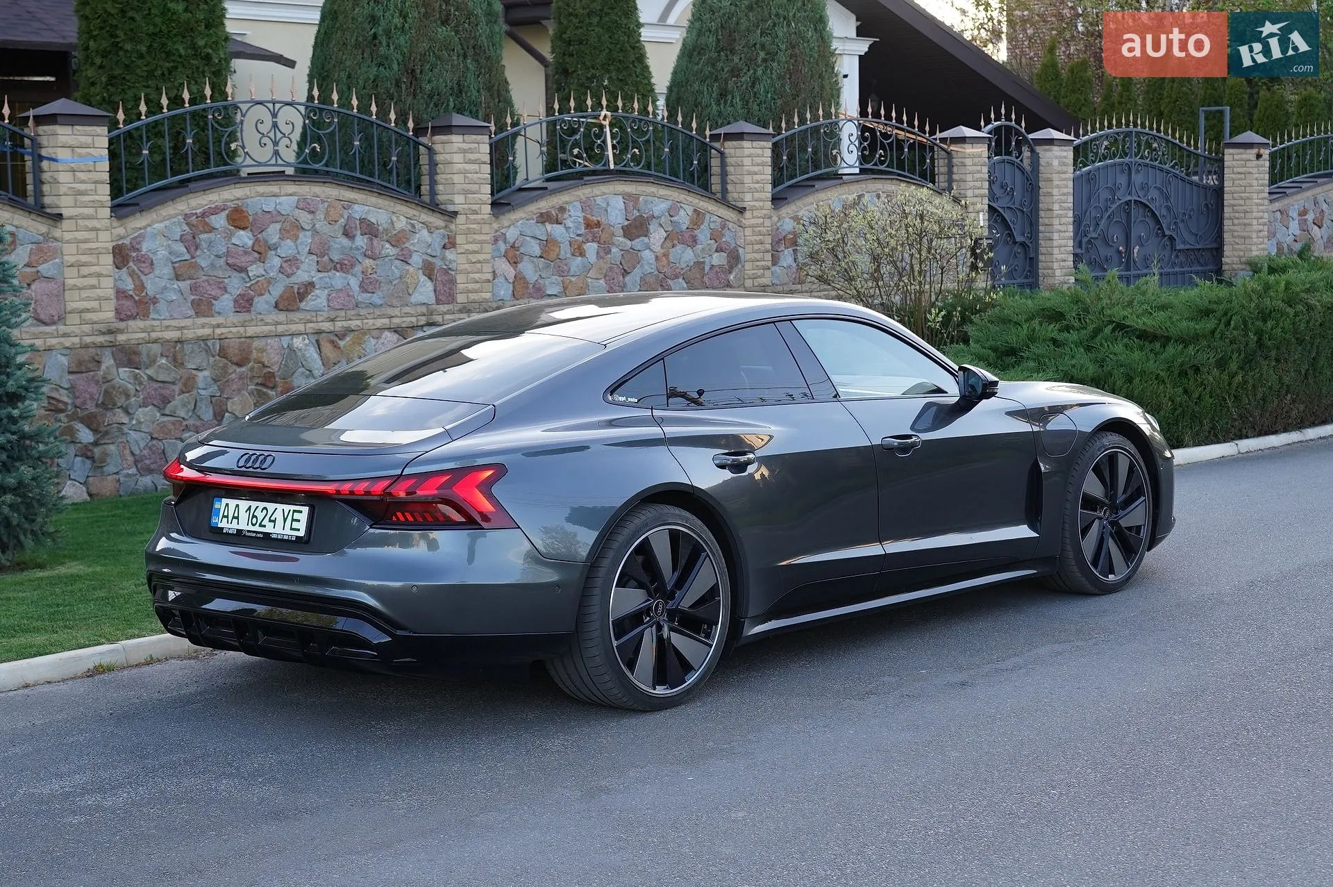 2022 Audi e-tron GT - мініатюра 7
