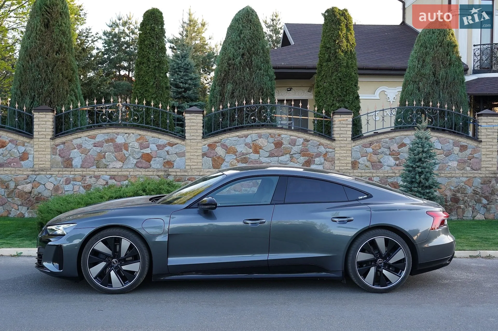 2022 Audi e-tron GT - мініатюра 9