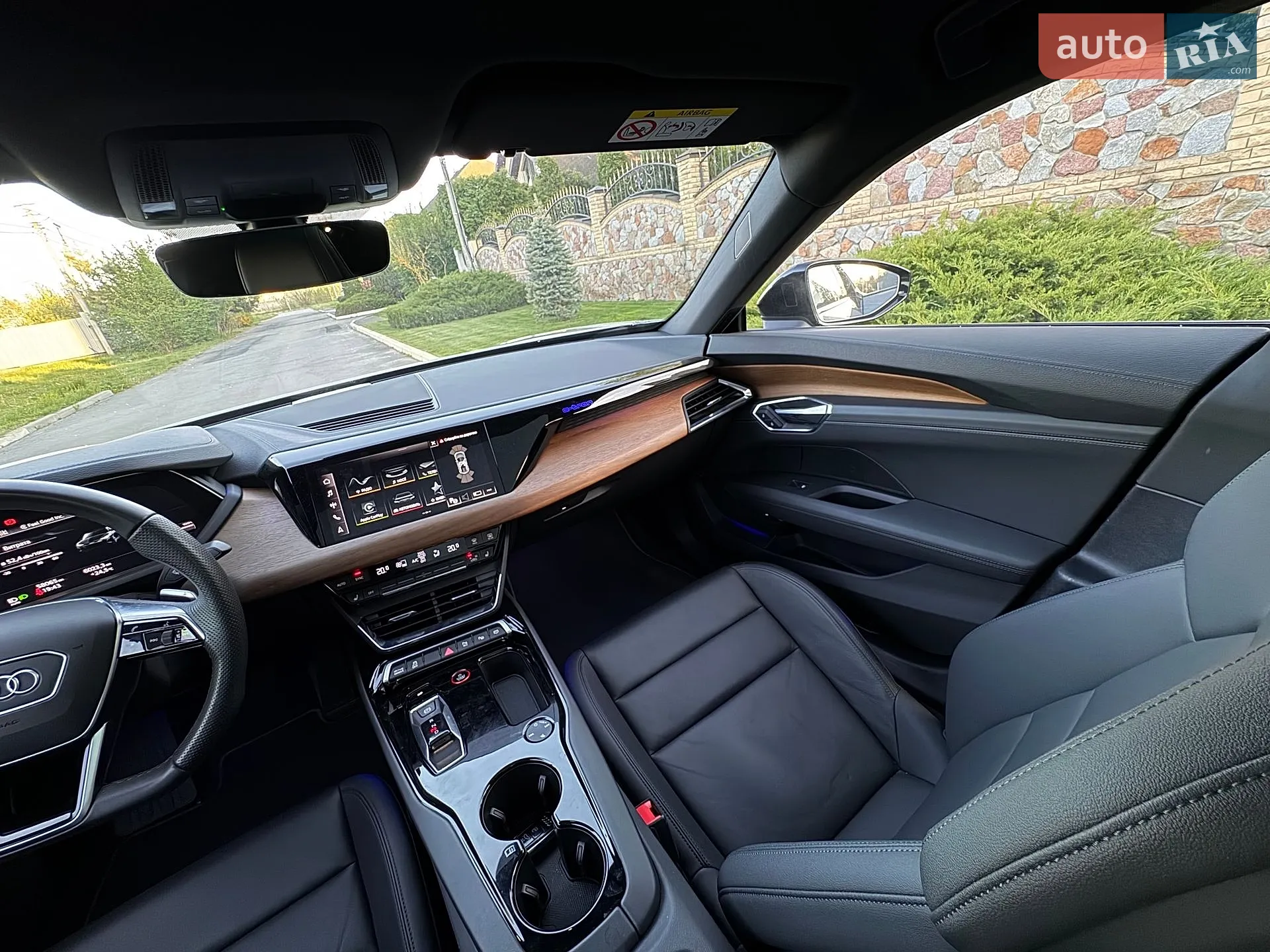2022 Audi e-tron GT - мініатюра 22