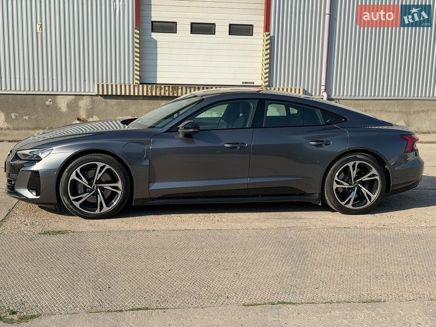 2021 Audi e-tron GT - мініатюра 4