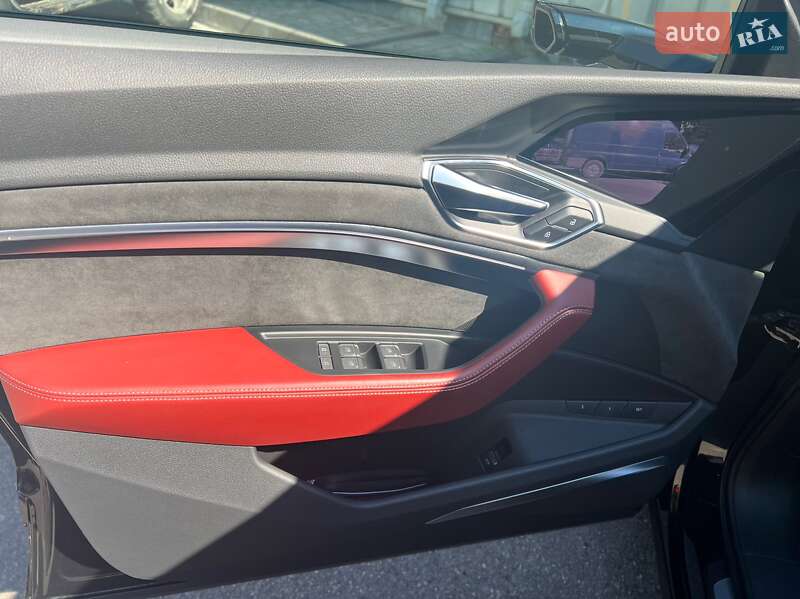Позашляховик / Кросовер Audi e-tron S Sportback 2021 в Києві