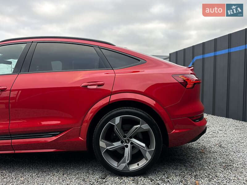 Позашляховик / Кросовер Audi e-tron S Sportback 2022 в Луцьку