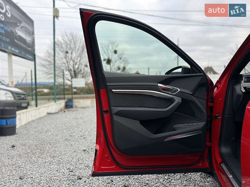 Позашляховик / Кросовер Audi e-tron S Sportback 2022 в Луцьку