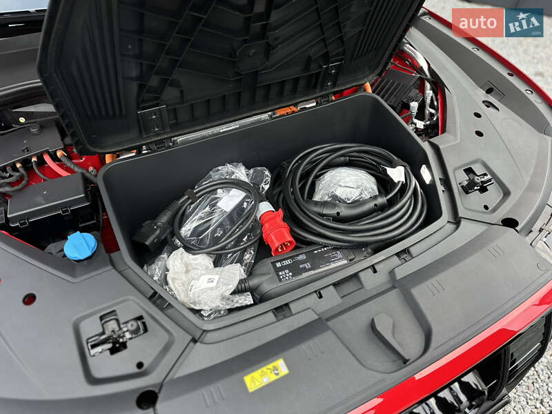 Позашляховик / Кросовер Audi e-tron S Sportback 2022 в Луцьку