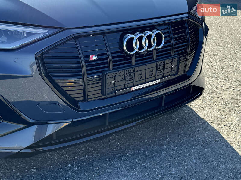 Позашляховик / Кросовер Audi e-tron S Sportback 2021 в Києві