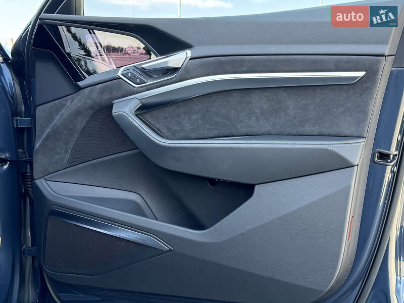 Позашляховик / Кросовер Audi e-tron S Sportback 2021 в Києві