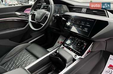 Позашляховик / Кросовер Audi e-tron S Sportback 2021 в 