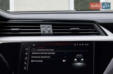 Позашляховик / Кросовер Audi e-tron S Sportback 2021 в 