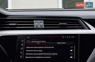 Позашляховик / Кросовер Audi e-tron S Sportback 2021 в 