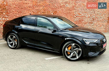 Позашляховик / Кросовер Audi e-tron S Sportback 2022 в 