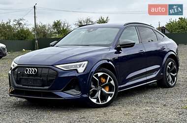 Позашляховик / Кросовер Audi e-tron S Sportback 2021 в 