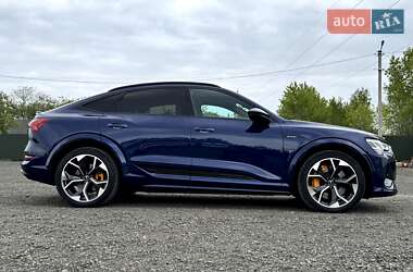Позашляховик / Кросовер Audi e-tron S Sportback 2021 в 