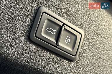 Позашляховик / Кросовер Audi e-tron S Sportback 2021 в 