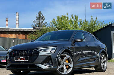 Позашляховик / Кросовер Audi e-tron S Sportback 2022 в 