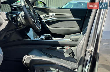 Позашляховик / Кросовер Audi e-tron S Sportback 2022 в 