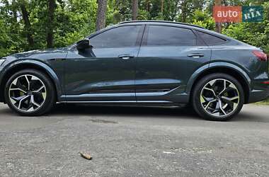 Позашляховик / Кросовер Audi e-tron S Sportback 2022 в 