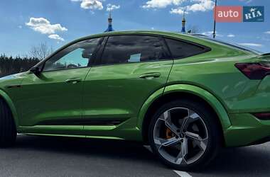 Позашляховик / Кросовер Audi e-tron S Sportback 2022 в 