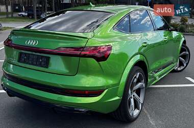 Позашляховик / Кросовер Audi e-tron S Sportback 2022 в 