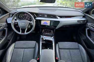 Внедорожник / Кроссовер Audi e-tron S Sportback 2022 в 
