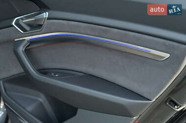 Внедорожник / Кроссовер Audi e-tron S Sportback 2022 в 