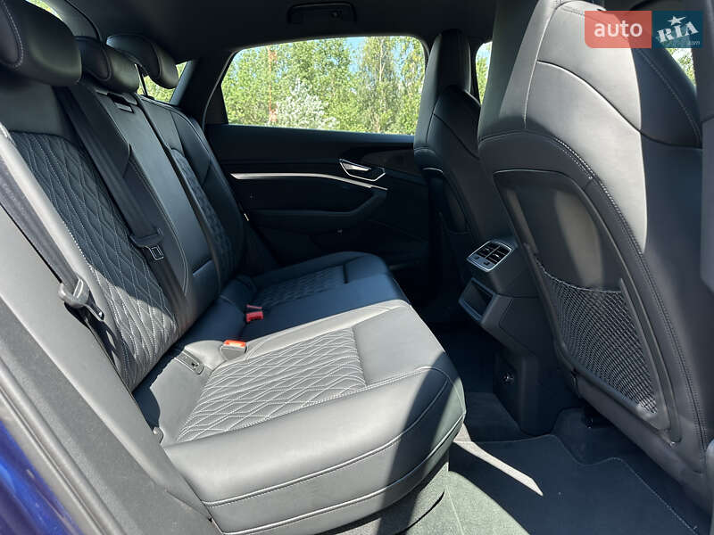 Позашляховик / Кросовер Audi e-tron S Sportback 2020 в Ковелі